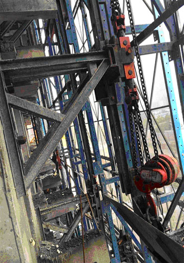 爬架葫蘆作業現場